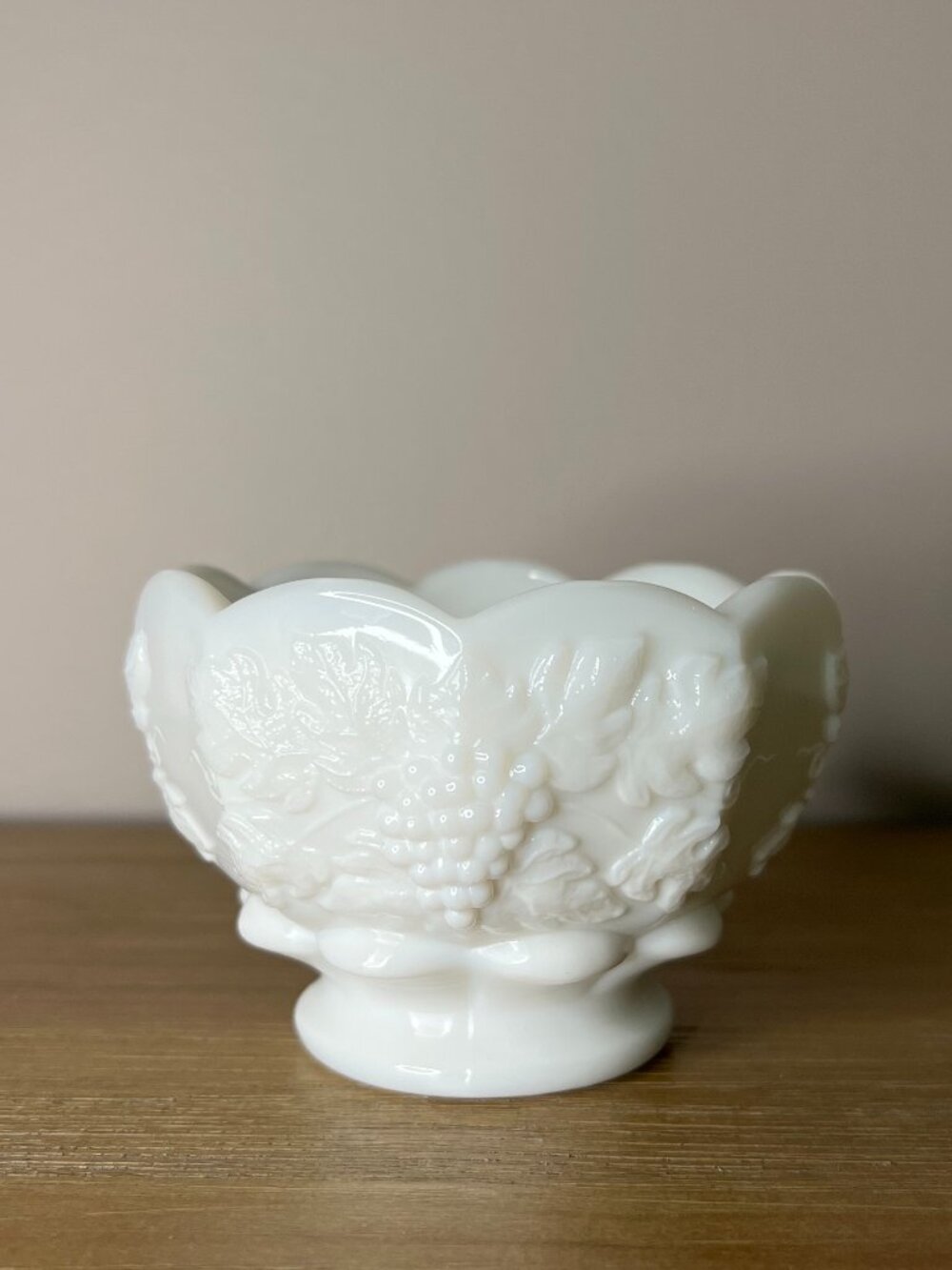 Vintage Westmoreland Paneled Grape Milk Glass Footed Rose Bowl WG Mark